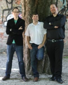 Abbildung 8: Das Pi3g-Team mit Florian Frankenberger (links), Max Batz (Mitte) und Timo Andrews (rechts).