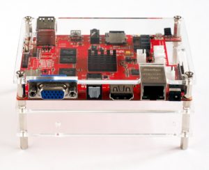 Abbildung 1: Der Hersteller liefert die Cubietruck-Platine in einem schicken Plexiglasgehäuse aus.