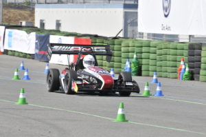 Abbildung 1: Der jr13 der Grazer Rennteams auf der Strecke. (Bild: Michael Trzesniowski / joanneum racing graz)