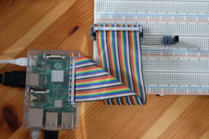 Abbildung 1: Der Versuchsaufbau mit dem AM2321 und der SO8-Adapterplatine.