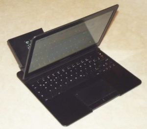 Abbildung 2: Der "SchlepPi" getaufte Pi-Laptop des Autors auf Basis eines Atrix-Lapdocks.