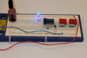 Abbildung 5: Der erste Testaufbau mit dem ESP8266 auf einem Prototyping-Board.
