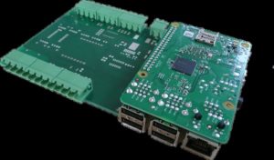 Abbildung 1: Auf das Conmeleon C1 stecken Sie einen RasPi 2/3 direkt auf.