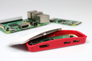 Abbildung 1: Mit einer Leistungsaufnahme von weniger als einem Watt eignet sich der Pi&nbsp;Zero&nbsp;W besonders gut als Always-On-Server.