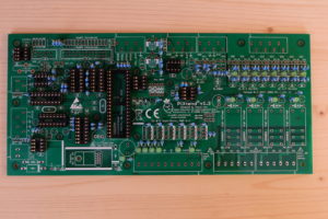 Abbildung 2: Widerstände, LEDs und die Sockel für die ICs – bis zum fertig bestückten PiXtend fehlt nicht mehr viel.