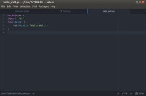 Abbildung 3: Das Hallo-Welt-Beispiel im Atom-Editor auf einem Linux-PC.