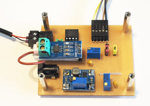Abbildung 3: Das Messmodul – der Pi&nbsp;Zero findet auf den Abstandsbolzen seinen Platz.