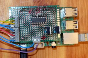 Abbildung 7: Die Steuerelektronik sitzt huckepack auf dem Raspberry Pi.