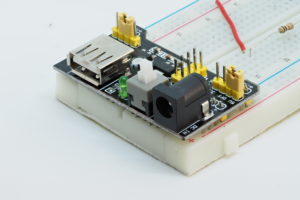 Abbildung 4: Eine simple Breadboard-Stromversorgung.