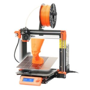 Abbildung 4: Der 3D-Drucker Prusa&nbsp;i3&nbsp;MK3 überzeugt durch ein flottes Tempo und geringen Lärm.