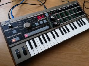 Abbildung 3: Auch externe Klangerzeuger wie dieser Korg Microkorg lassen sich in Sonic Pi problemlos nutzen.