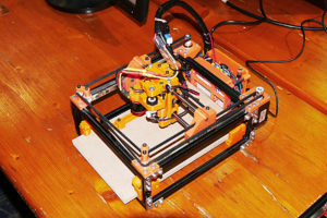Abbildung 4: Die PCB-CNC-Fräse fand großen Anklang bei den Besuchern der Make Munich 2019.