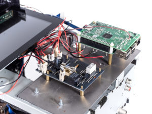 Abbildung 8: Über eine zusätzliche Platine lässt sich der Raspberry Pi mitsamt Peripherie sicher ein- und ausschalten.