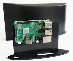 Abbildung 5: Das WDLabs-Gehäuse für RasPi und Festplatte eignet sich als Ständer, der hilft, die Abwärme des Raspberry Pi abzutransportieren.