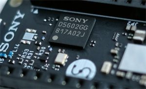 Abbildung 1: Das Herz des Spresense-Boards stellt eine ARM-Cortex-M4F-CPU des Typs CXD5602 mit sechs Kernen. (Bild: Sony)