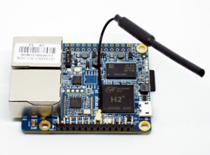 Abbildung 2: Der Orange Pi R1 punktet mit zwei Fast-Ethernet-Anschlüssen, die ihn zum Einsatz als Mini-Router prädestinieren.