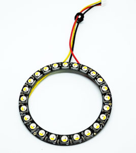 Abbildung 2: Der Neopixel-Ring mit 24&nbsp;RGBW-LEDs bietet im Vergleich zu Einzelkomponenten den Vorteil, dass sich die Ansteuerung ganz wesentlich vereinfacht.