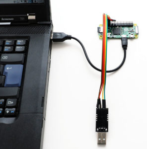 Abbildung 1: Hängen Sie den Pi *Zero mit einem normalen Kabel an einen Laptop, dann erhält der Mini-PC auf diese Weise Strom oder Daten.