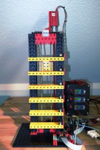 Abbildung 3: Der vom Raspberry Pi gesteuerte Versuchslift.