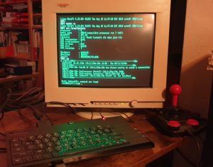 Abbildung 8: Auf dem Pi&nbsp;Zero l&auml;uft der Linux-Kernel&nbsp;4.19.66 von&nbsp;2019. Die Steuerung erfolgt via Next-Terminal-Anwendung direkt &uuml;ber die Next-Tastatur.