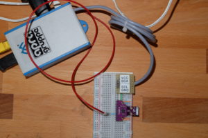 Abbildung 2: Der komplette Versuchsaufbau auf einem Prototyp-Board.