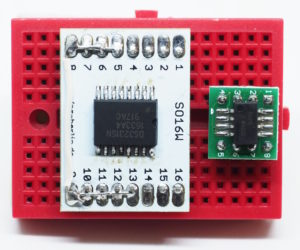 Abbildung 2: Der DS3231-Chip im Vergleich zum RX8010SJ.