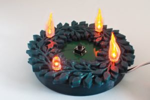 Abbildung 3: Die Komplettplatine mit Kranz und Flammen.