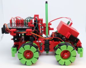 Abbildung 7: Der Malroboter zeichnet einfache geometrische Figuren, auf Wunsch aber auch Tapetenmuster.