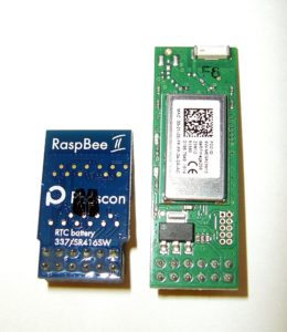 Abbildung 1: Das Zigbee-II-Modul (links) ist im Vergleich zum Vorgänger (rechts) deutlich geschrumpft.