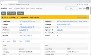Abbildung 7: Eine DNS-Anfrage nach der TLD <a href="http://pw" target="_blank">http://pw</a> ist Suricata einen Alarm wert. Hier aktualisiert lediglich ein Client seinen Passwortmanager, der seine Webseite in dieser Domain hostet.